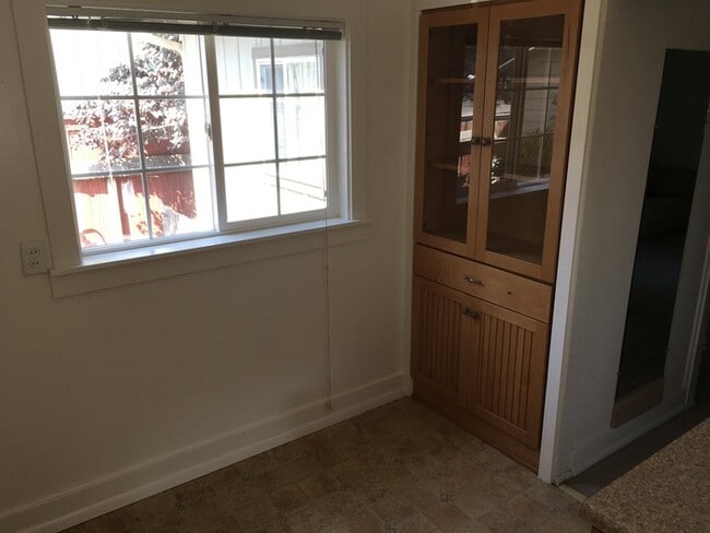 Building Photo - Pet Friendly Home By NPS