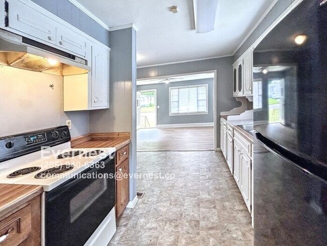 Building Photo - 2-Bedroom, 1-Bath Home in a Convenient Loc...