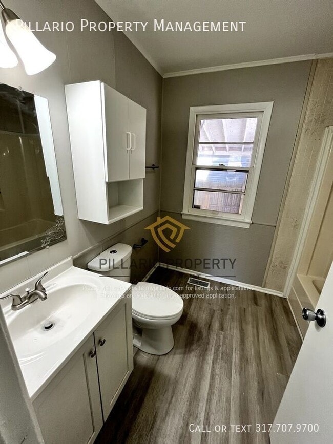 Building Photo - 1734 N Riley Ave