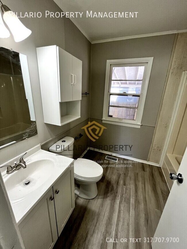 Foto del edificio - 1734 N Riley Ave