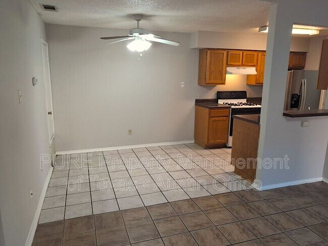 Building Photo - 2030 Redwing Way