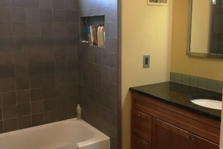 Baño del tercer piso - 2012 Bainbridge St