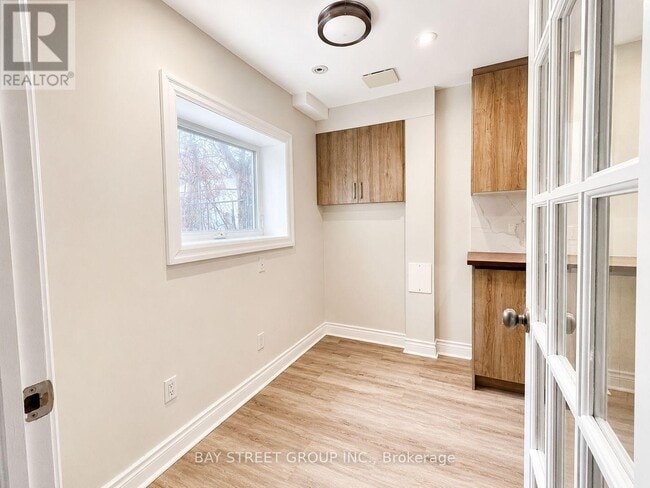 Building Photo - 316 Willowdale Ave