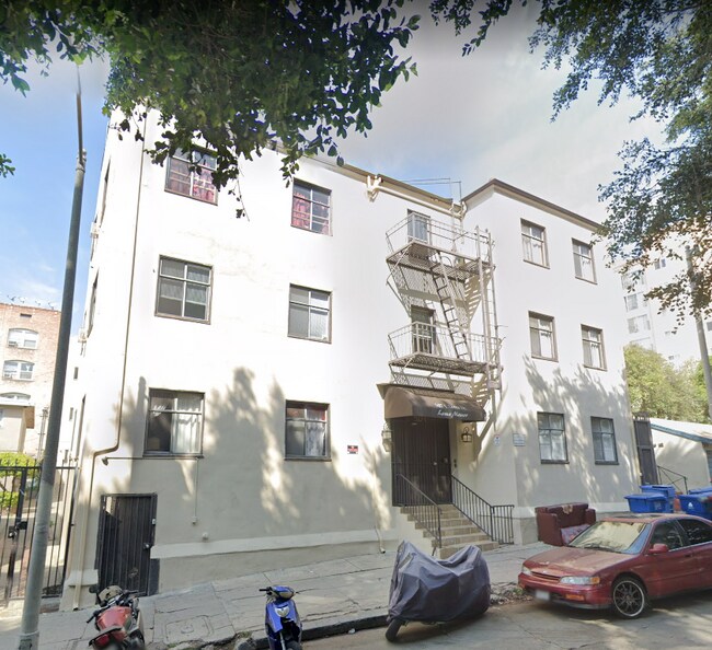 Building Photo - 507 Loma Dr