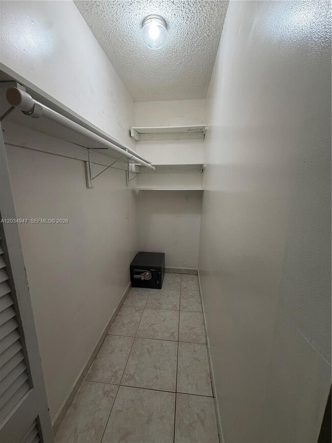 Building Photo - 15431 SW 101st Ave