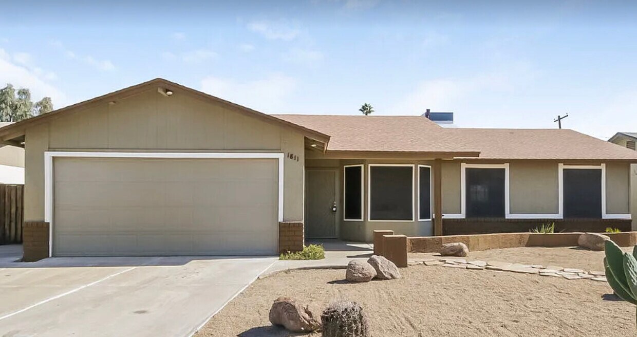 Primary Photo - 1811 N Cheri Lynn Dr