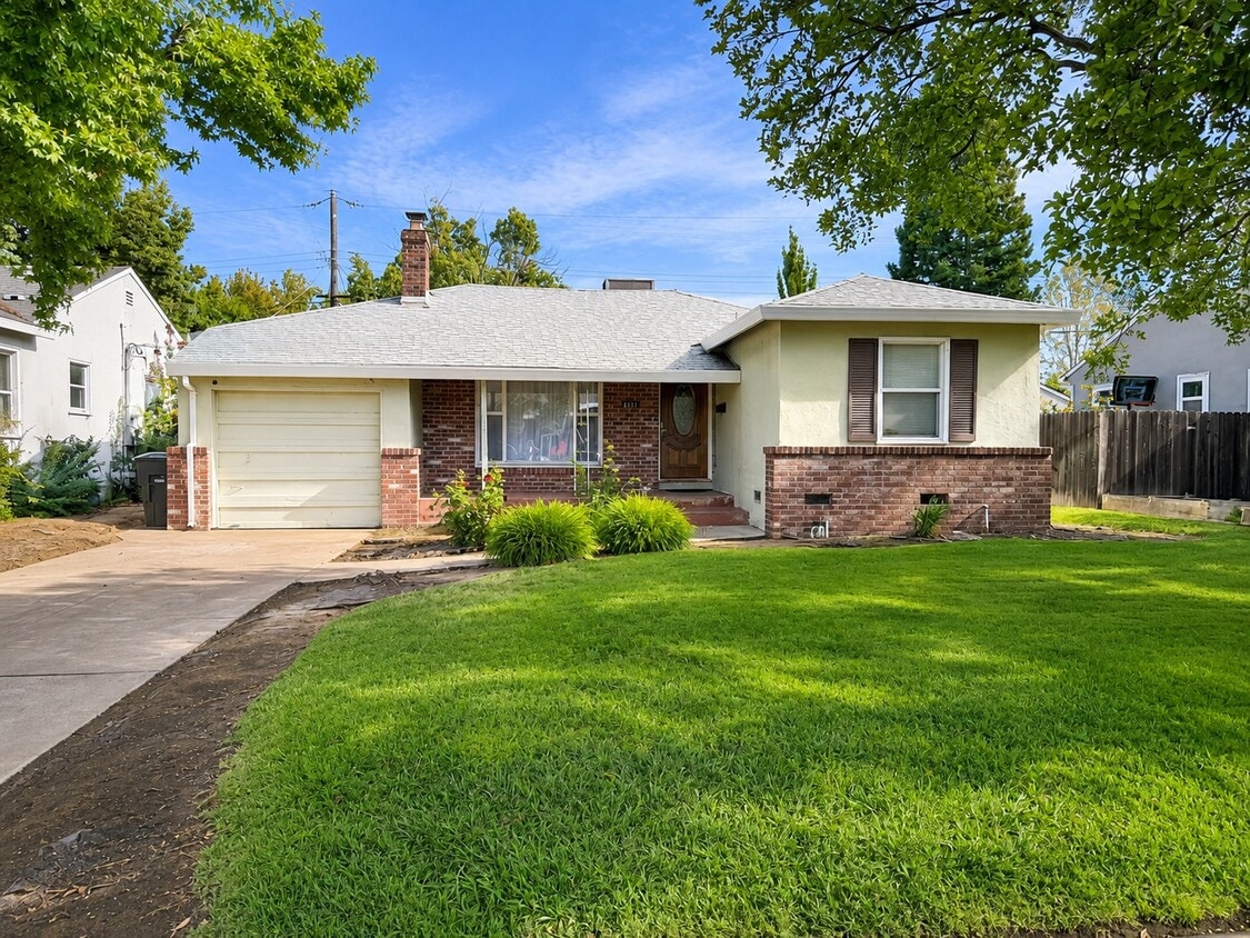 Photo - 6211 4th Ave (Sacramento, CA)