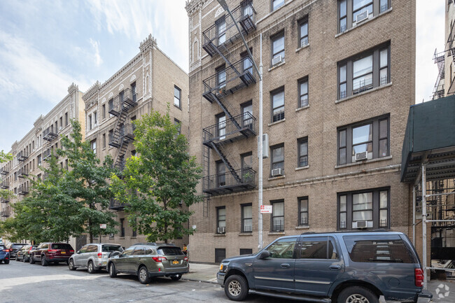 Building Photo - 712 W 176th St