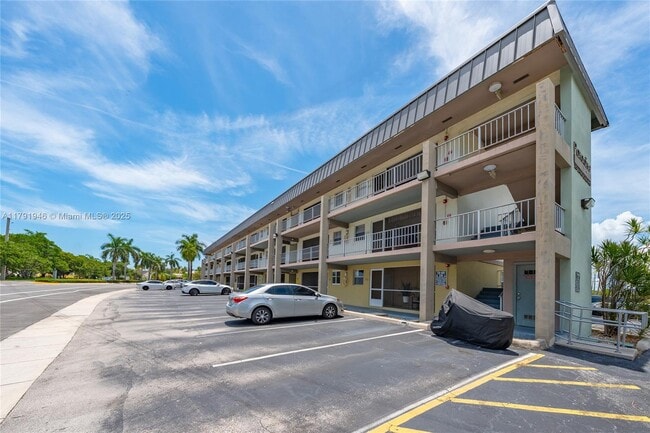 Building Photo - 250 Layne Blvd