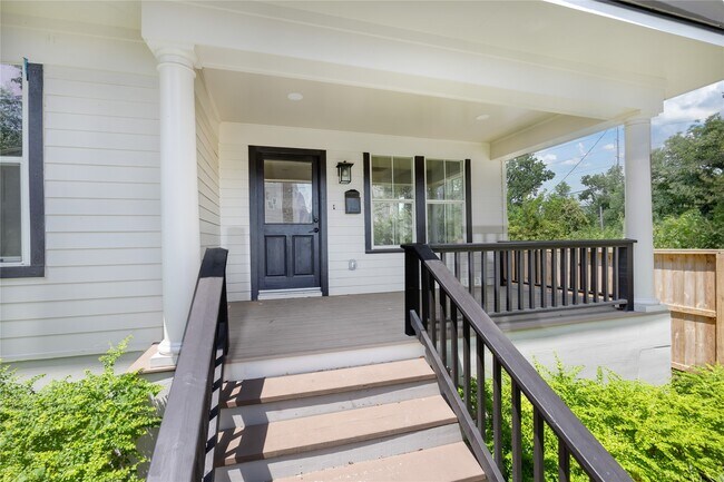 Foto del edificio - 1102 Bingham St