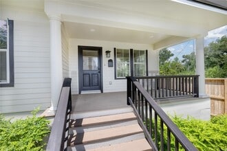 Building Photo - 1102 Bingham St