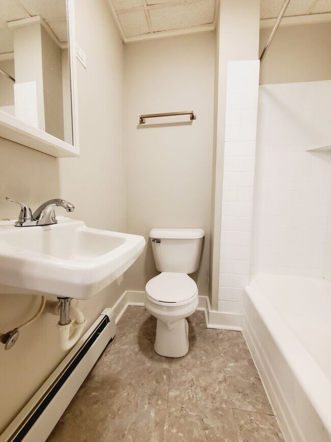 Foto del edificio - 2 Bedroom 1 Bath in East Chicago