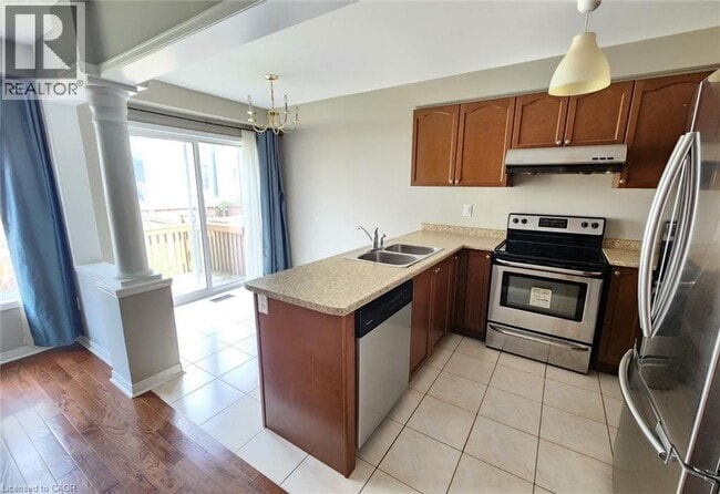 Photo du bâtiment - 7 James Govan Dr