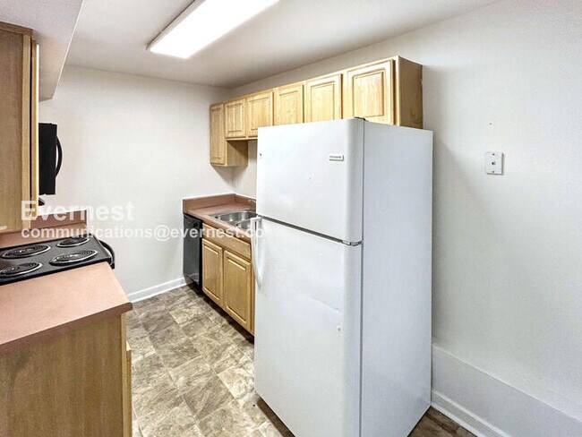 Foto del edificio - 3530 E Richmond Rd