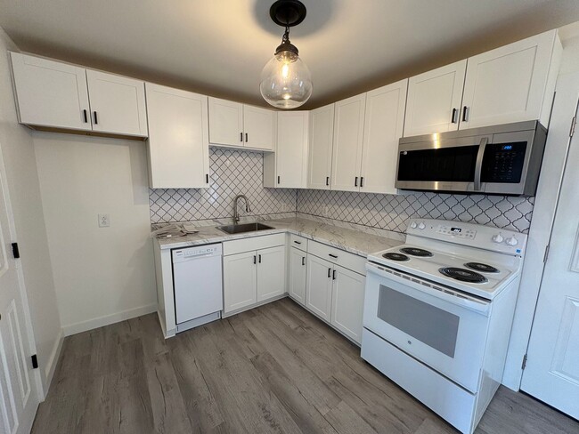 Foto del edificio - 2 Bedroom Across From McFerrin Park