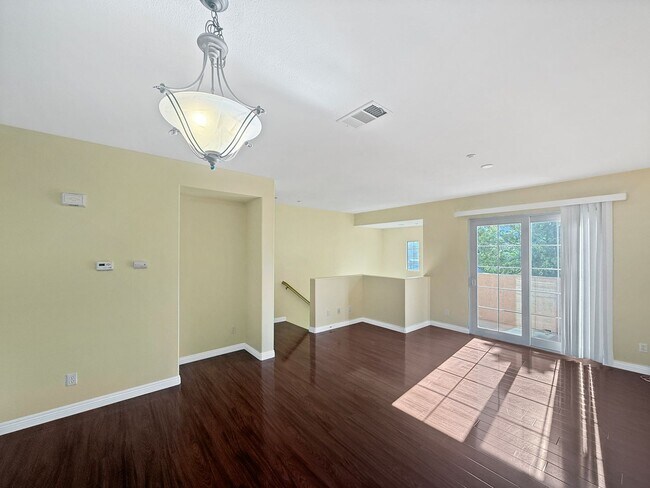 Foto del edificio - 2B/2.5BA Townhome in San Marcos Available ...