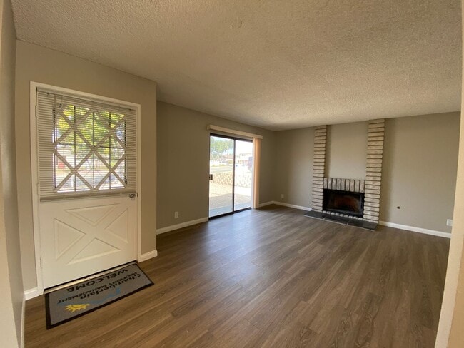Building Photo - Remodeled 3 Bedroom Home in Oceanside!