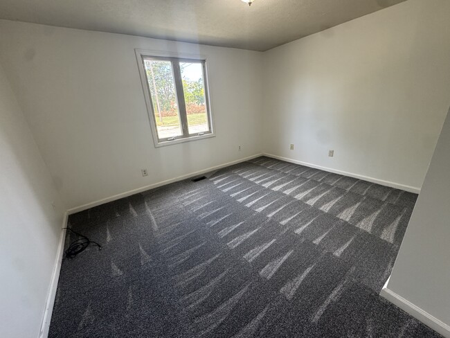 Building Photo - 708 N Jay St