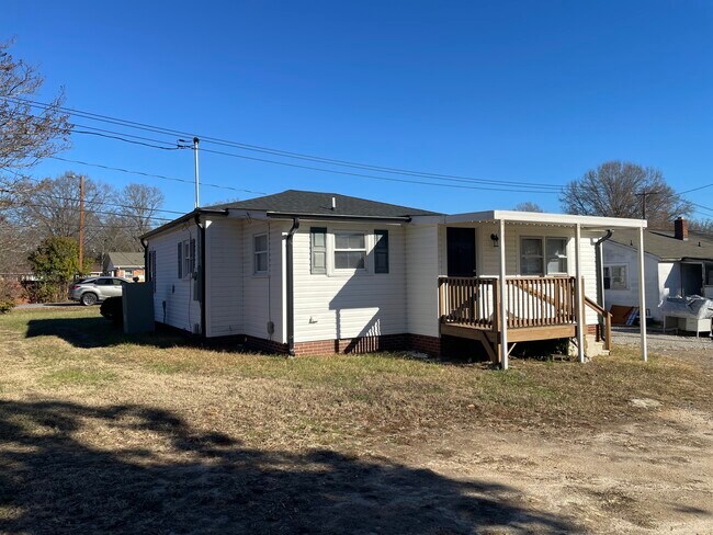 Building Photo - 1412 Shepard St