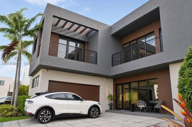 Building Photo - 7560 NW 101st Ct