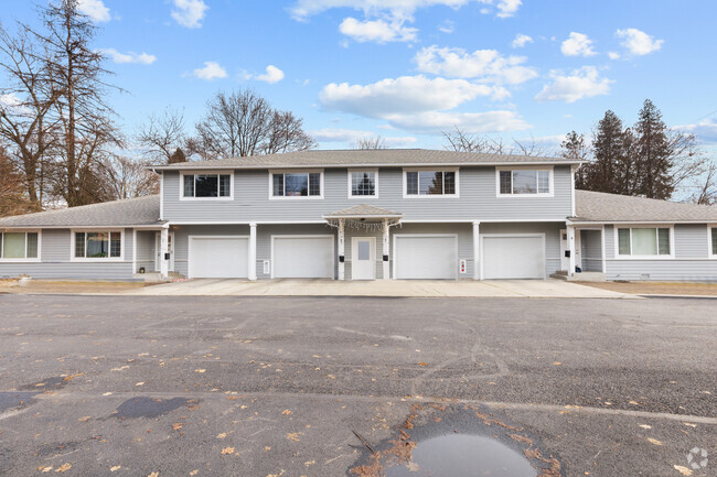 Building Photo - 103 E Foster Ave