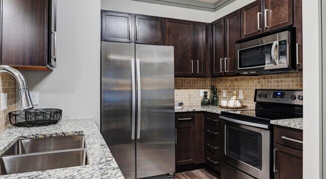 Foto del edificio - 2539 Spring Cypress Rd