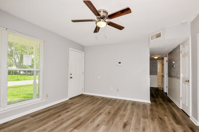 Foto del edificio - 760 Central Parkway