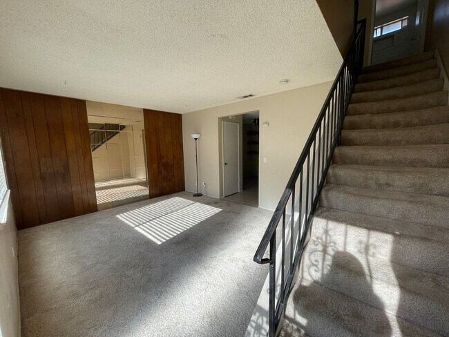 Foto del edificio - 2BD/1.5BA Condo in Rialto!
