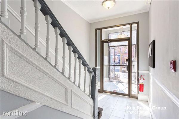 Building Photo - 227 Newbury St