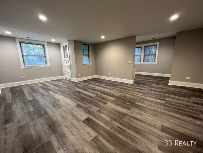 Building Photo - 131.5 Clinton-G