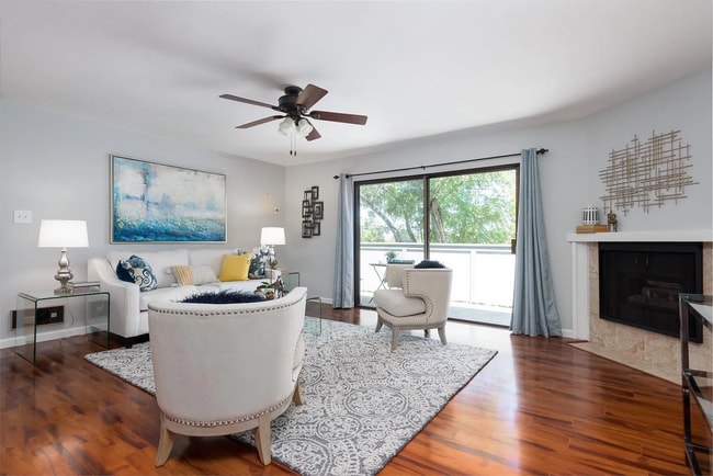 Building Photo - Centrally located one bedroom condo that w...