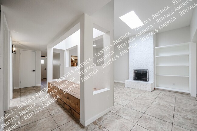 Foto del edificio - 2610 E Edgemont Ave