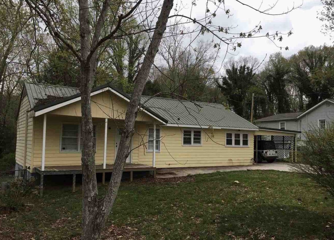 Primary Photo - 1007 Leland Dr