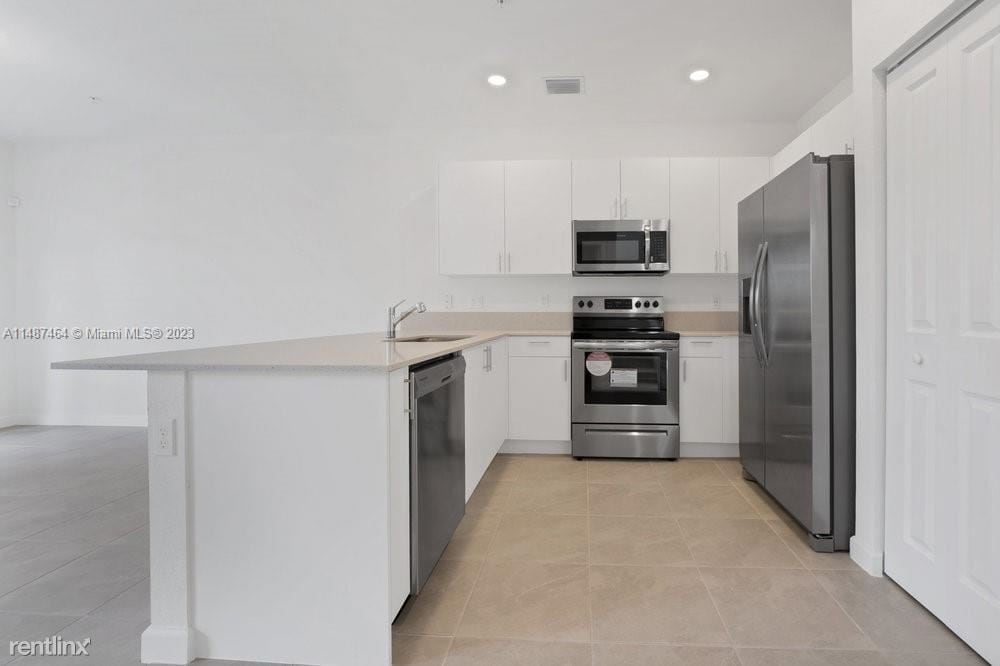 Primary Photo - 3 br, 2.5 bath House - 286 SW 159th Pl # 286
