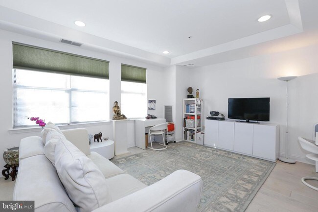 Building Photo - 2313 Windrow Dr