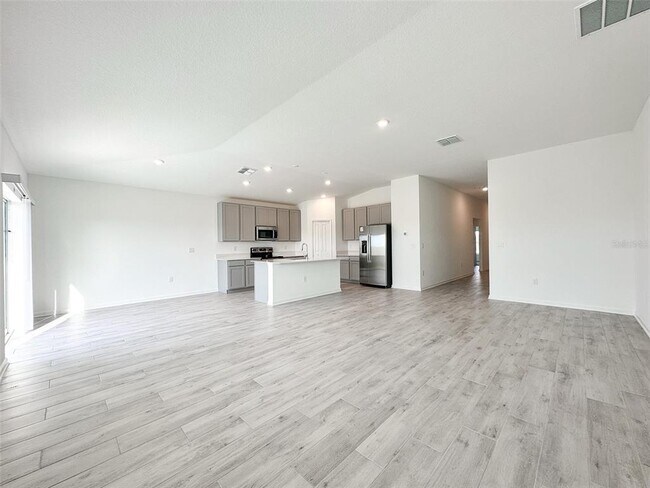 Foto del edificio - 2302 Burney Fls Ln