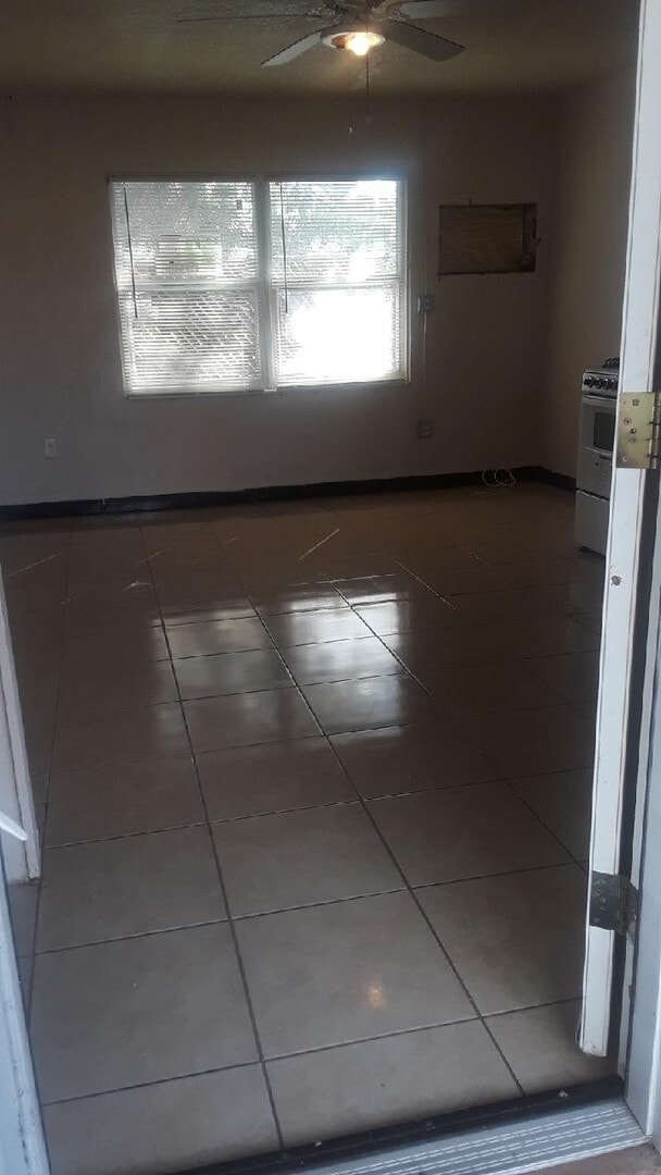 Building Photo - Studio Apartment