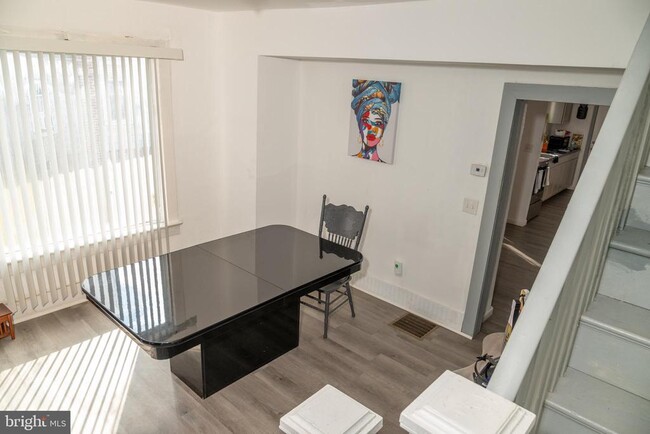 Foto del edificio - 707 E Main St