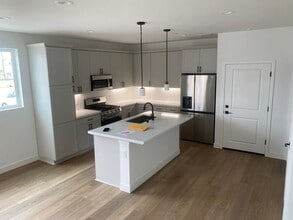 Building Photo - 1138 Tiburon Way