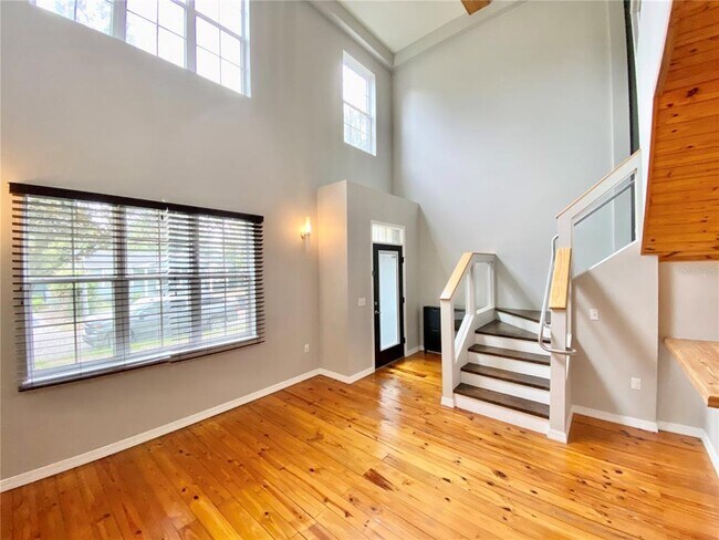 Building Photo - 123 E Muriel St