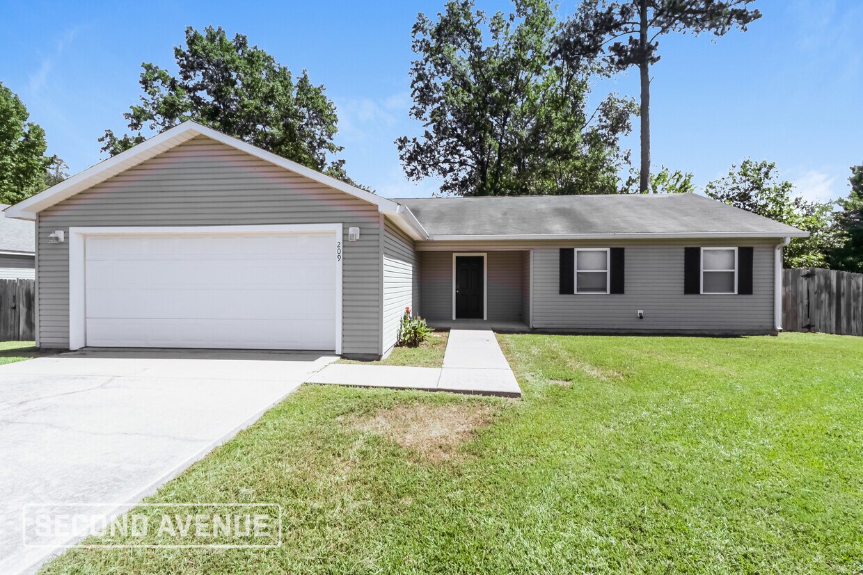 Primary Photo - 209 Spring Branch Dr