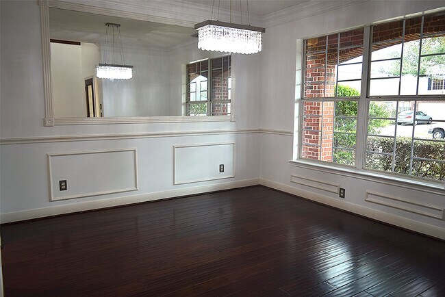 Foto del edificio - 4911 Dwarf Honeysuckle Ct