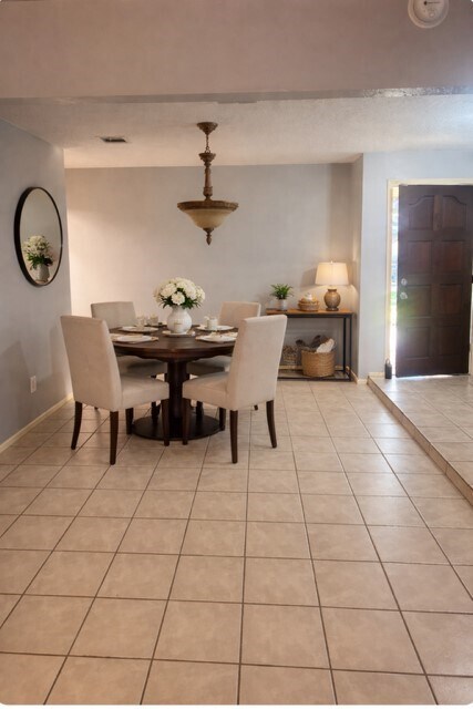 Building Photo - 1202 Twining Oaks Ln