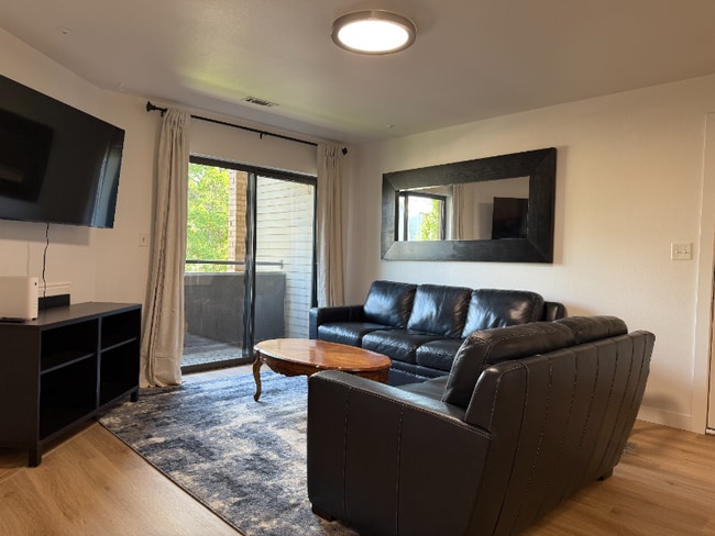 Building Photo - 284 E 600 N