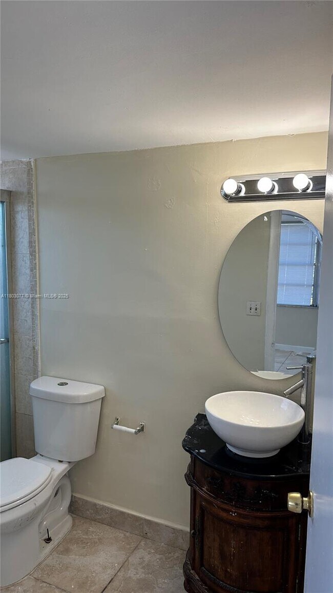 Foto del edificio - 2175 NE 170th St