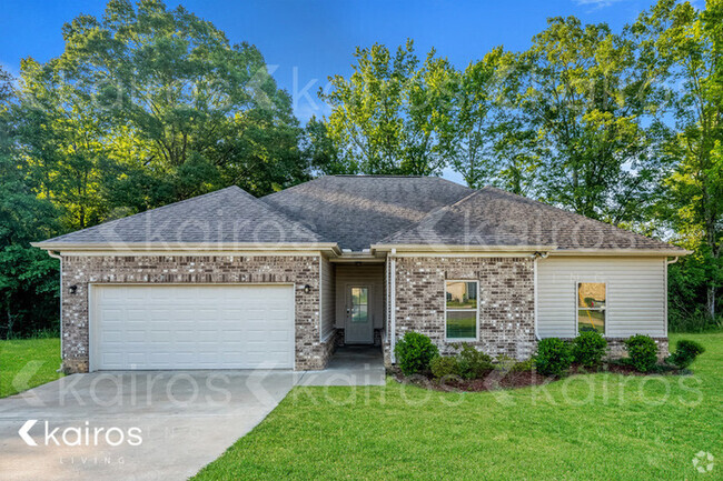Building Photo - 647 White Oak Cir