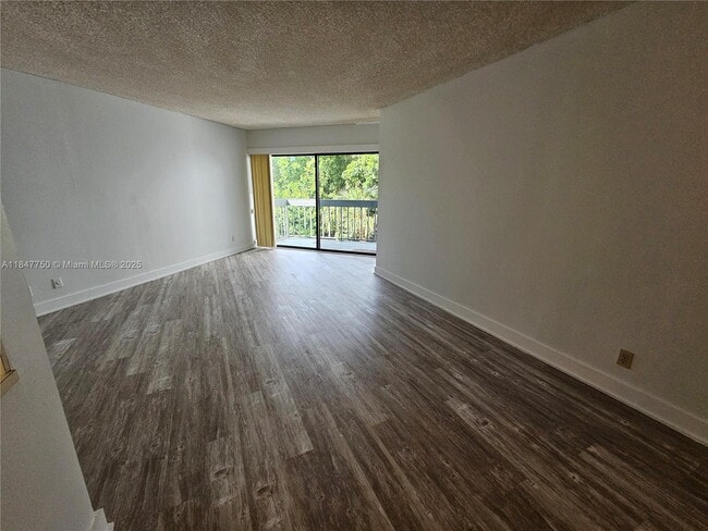 Building Photo - Cozy One Bedroom Condo close to Golf Course