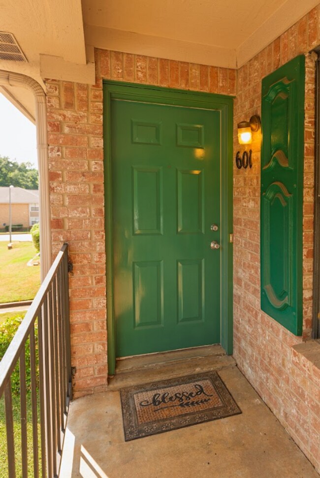 Building Photo - 4133 NE Stallings Dr
