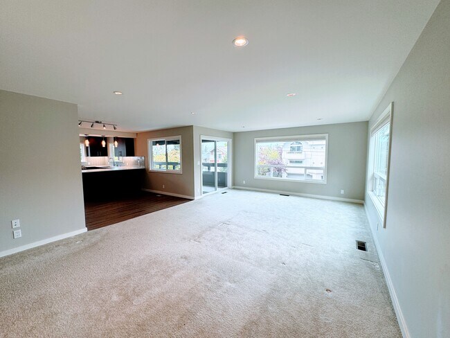 Living Room - 644 Bell Street