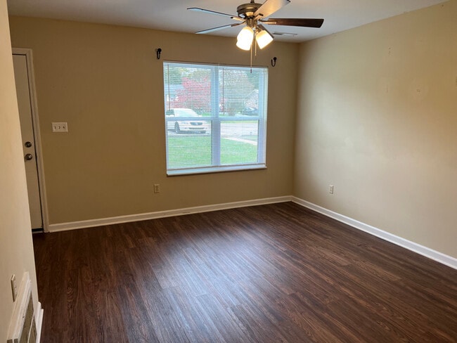 Building Photo - 120 Garden St